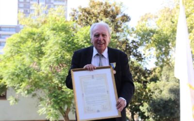 ¡Atento Facuse! el notario que hizo comunidad fue nombrado Vecino Ilustre de Macul